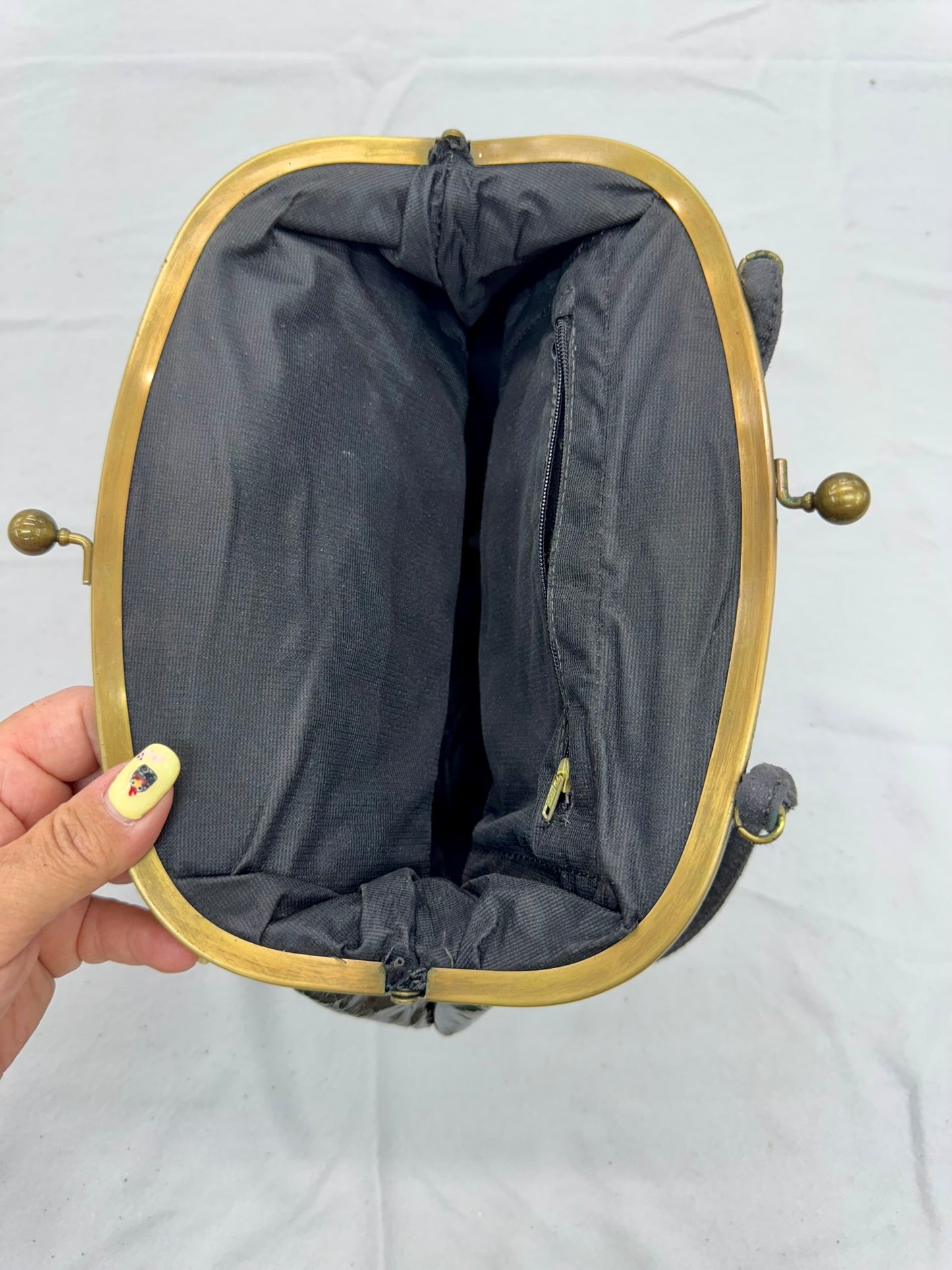 Big Coin Purse – Secondhand Bag for Upcycling or Everyday Use