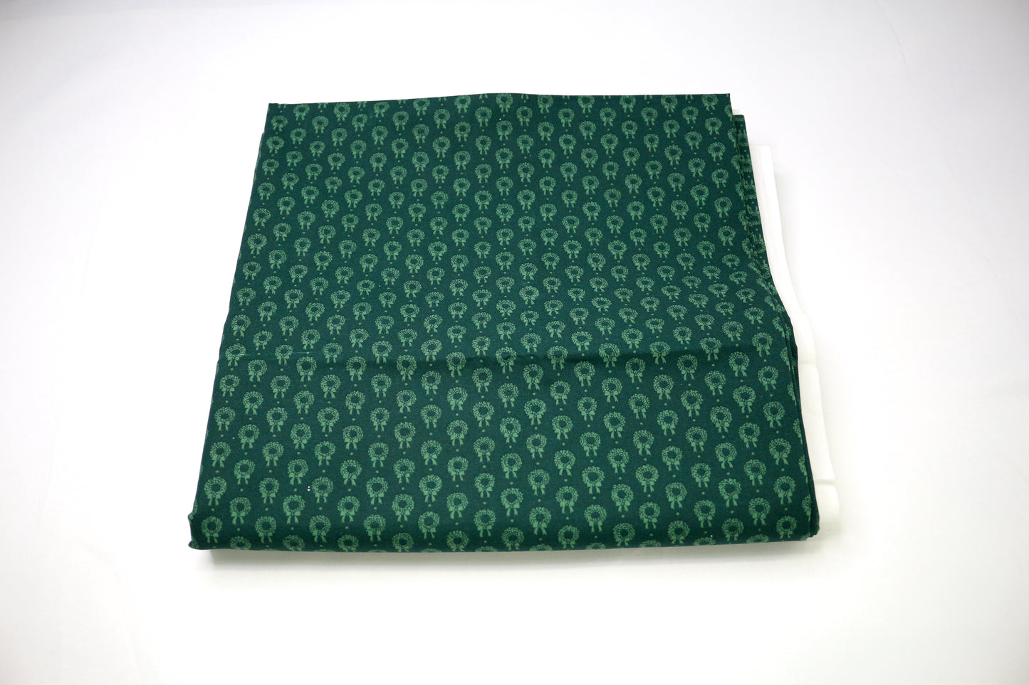 Green Wreaths Cotton Fabric 46" x 2 yds