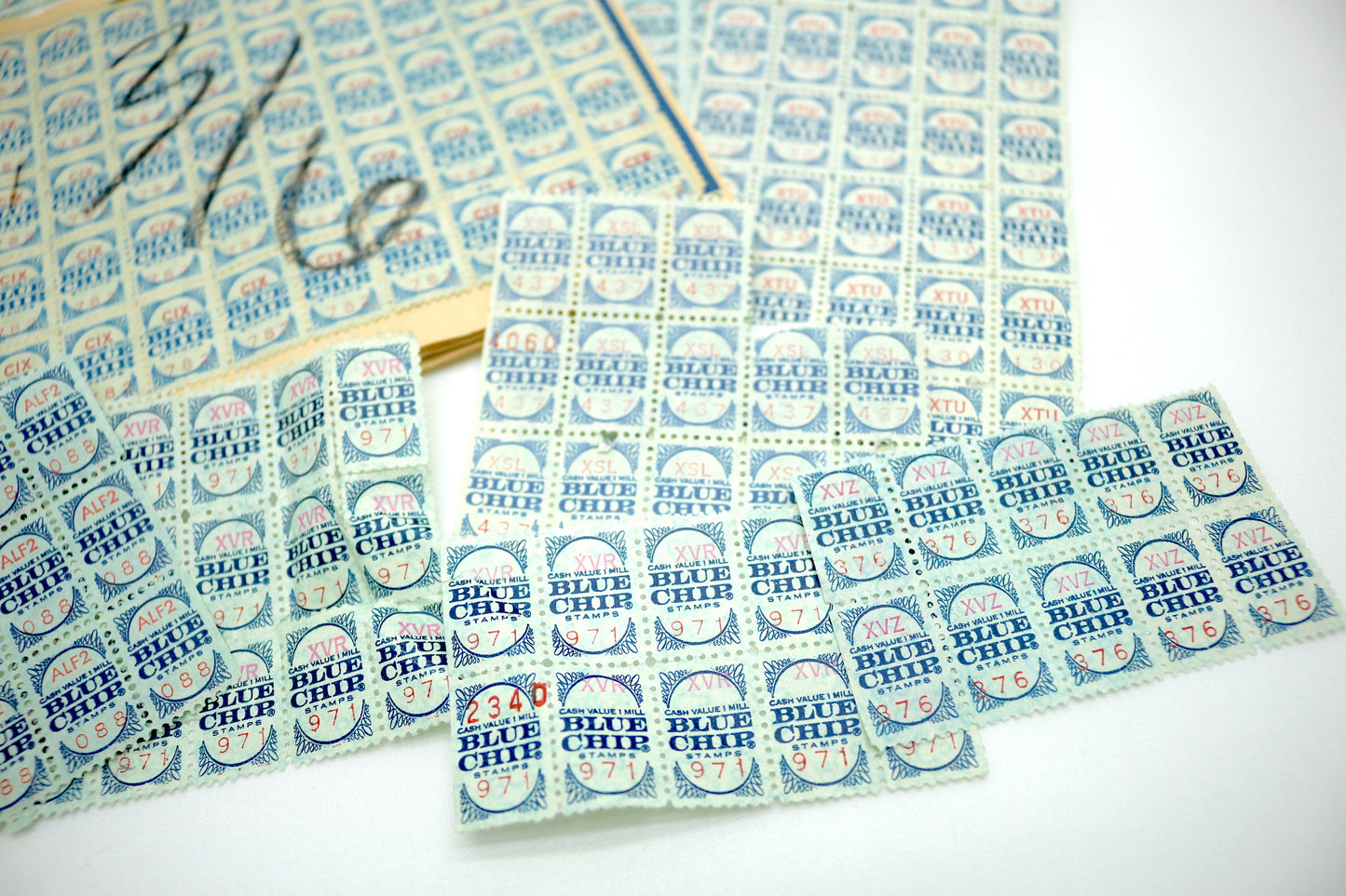 Vintage Blue Chip Saving Stamps - 100 Stamps - Vintage Saving Stamps, Junk Journal, Scrapbooking, Blue Chip Stamps, Paper Ephemera