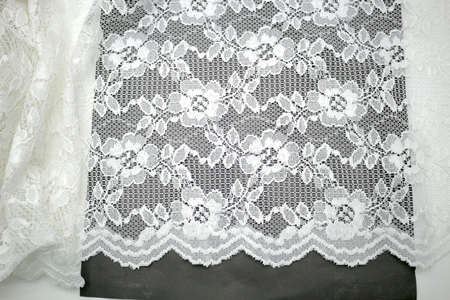 White Flower Lace 50" x 2.5 yds