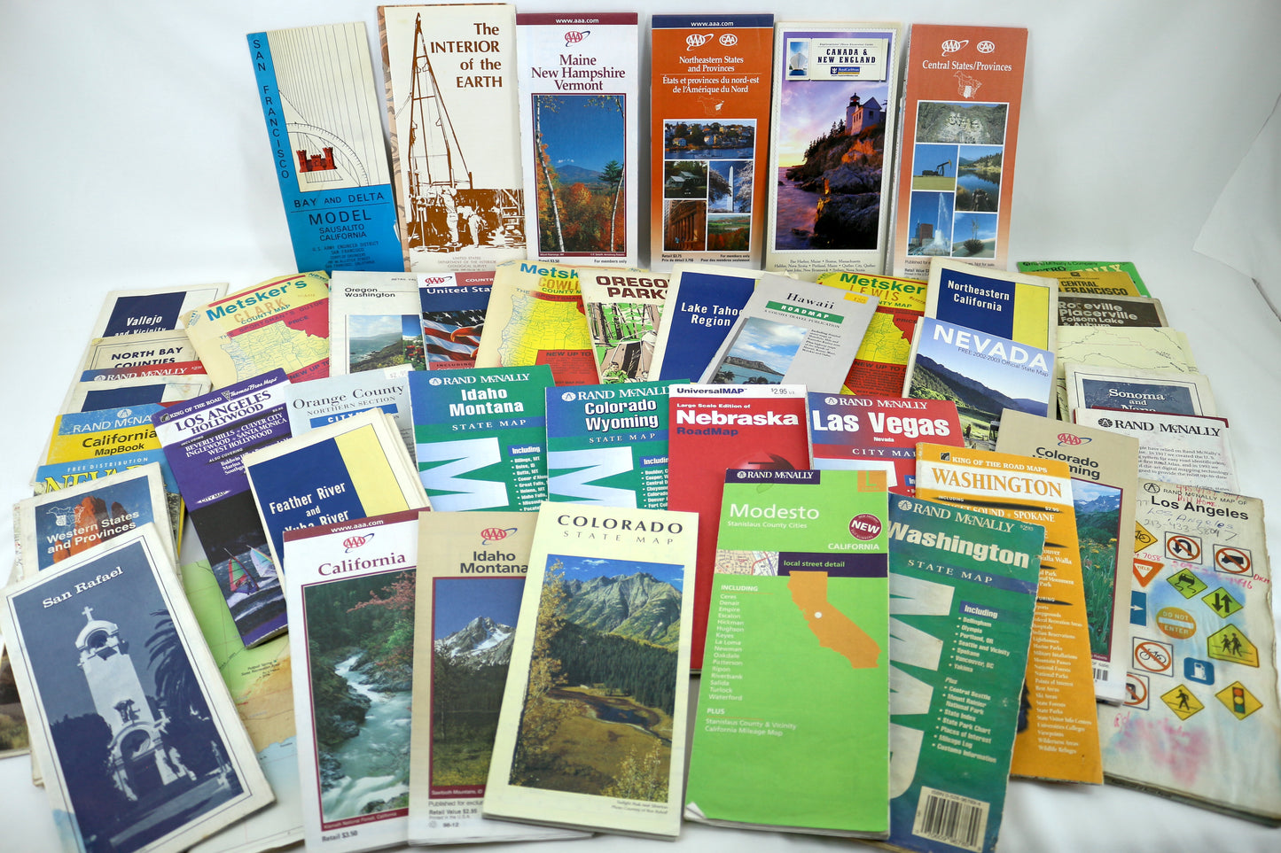 2 Vintage Maps for Creative Projects, Junk Journal Maps, Scrapbooking Travels, Collage Art