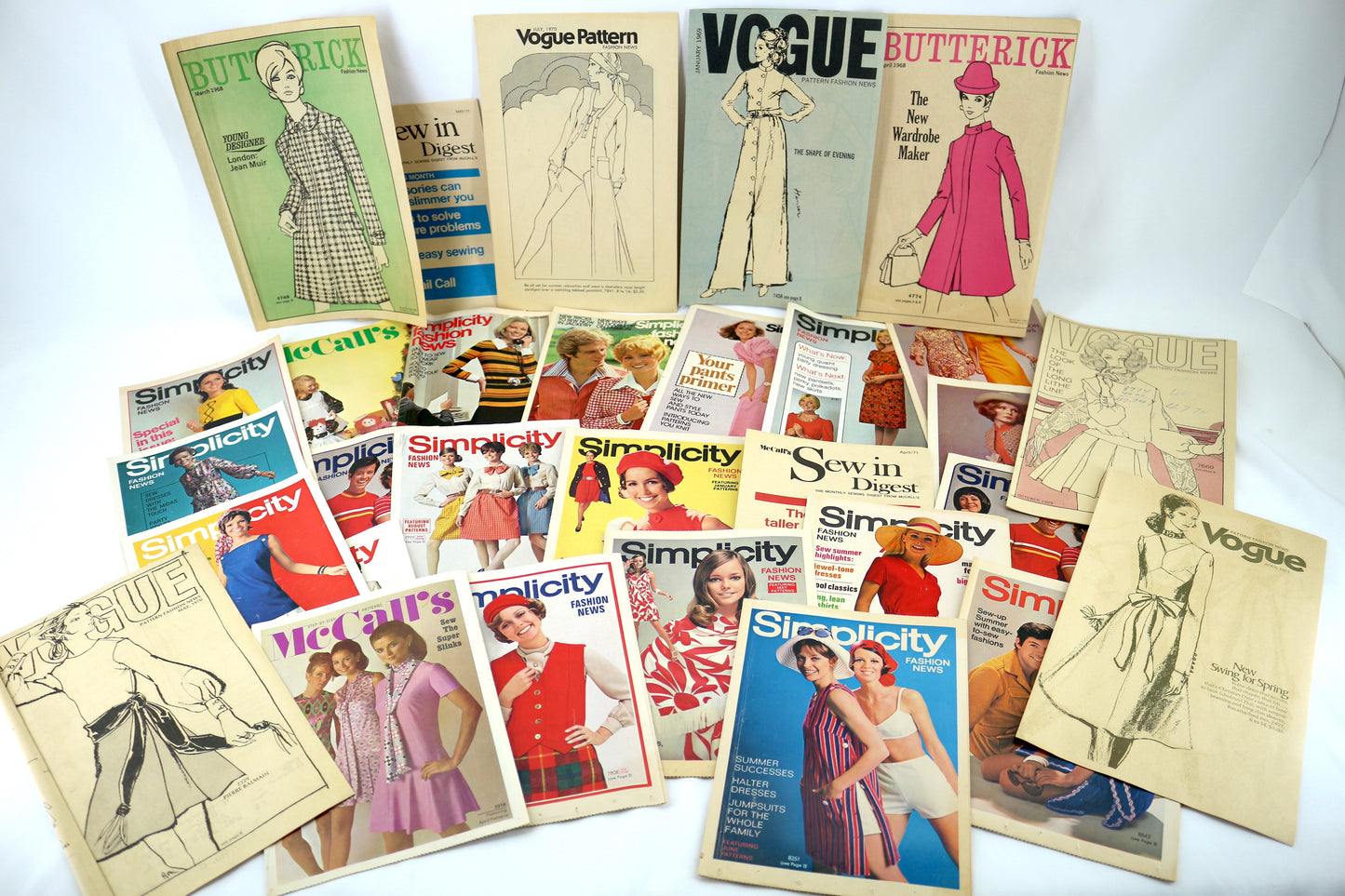 6 Vintage Sewing Pattern Fashion News Leaflets