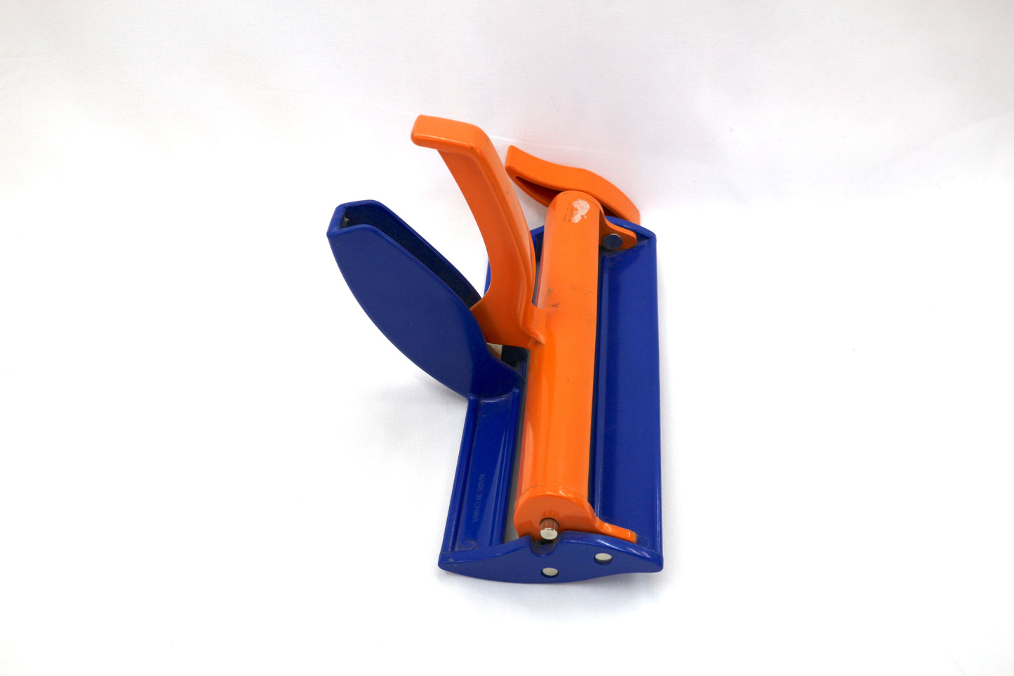 Fiskars Paper Crimper – Add Texture & Fun to Your Projects!