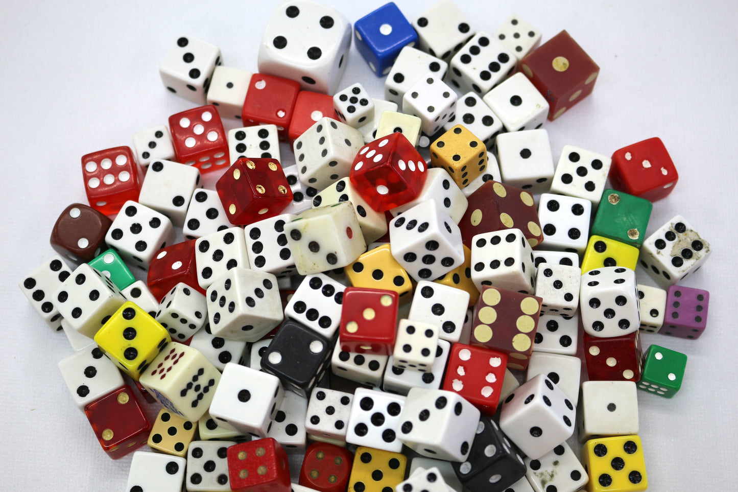 Mystery Dice – Random Mix from Vintage & Modern Games