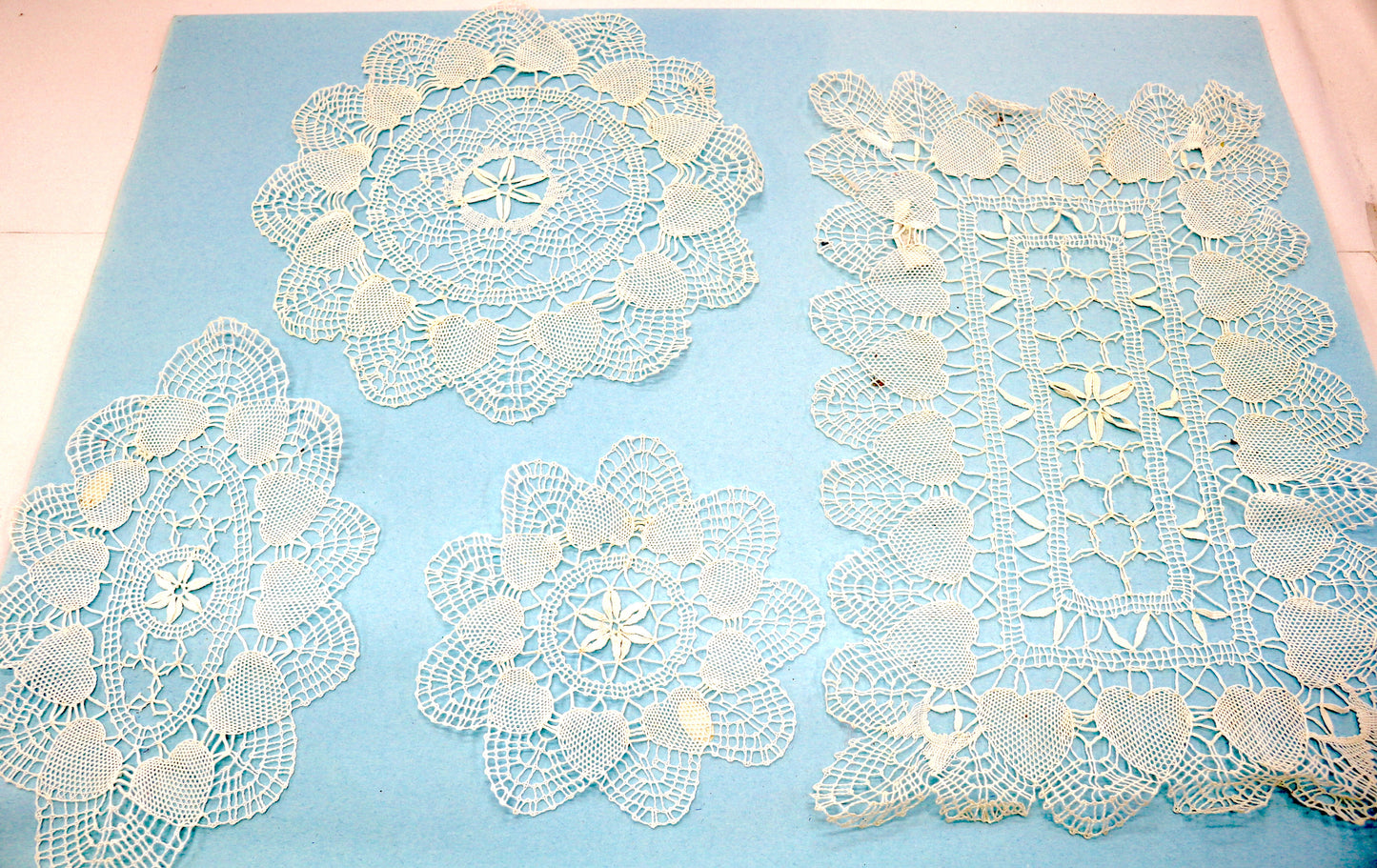 Vintage Heart Doily Set – Delicate & Lovely