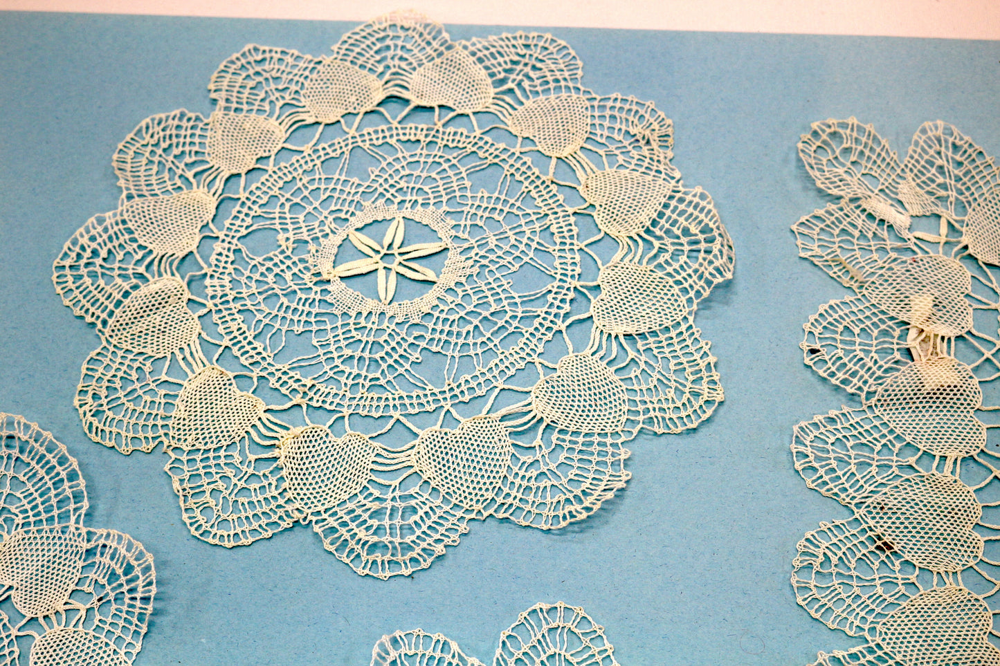 Vintage Heart Doily Set – Delicate & Lovely