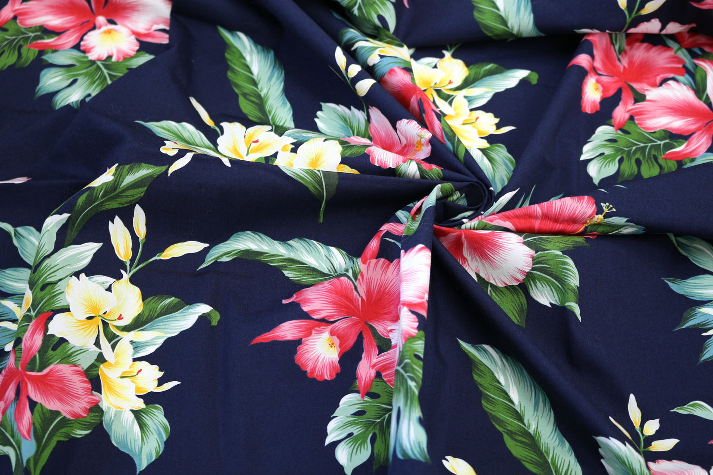 Island Morning Hibiscus &Leaf Cotton – 44" x 1 Yard