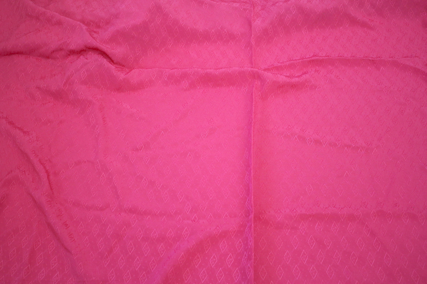 Silk Blend with Diamond Design – 45" x 2.25 Yards