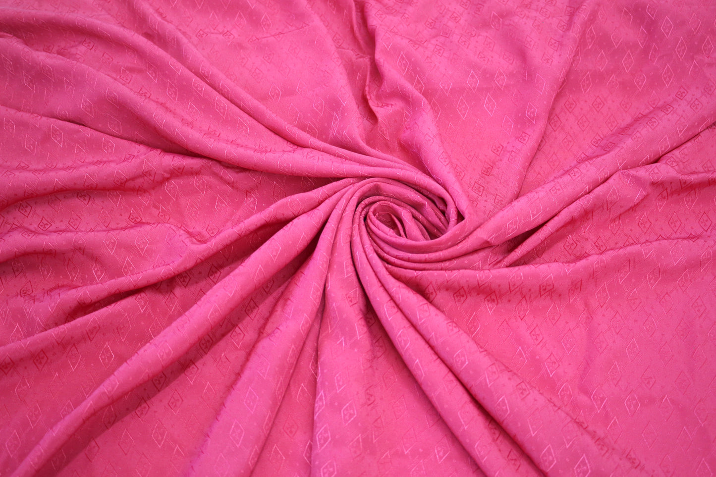 Silk Blend with Diamond Design – 45" x 2.25 Yards