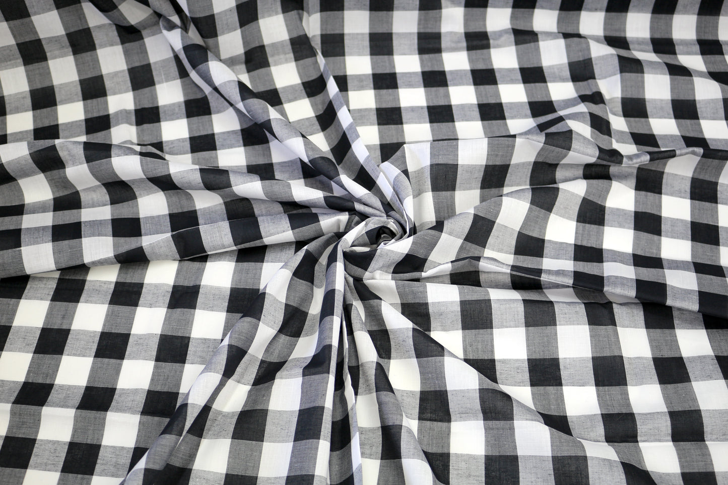 Black & White Gingham Cotton β Large Check β 45" x 2.5 Yards
