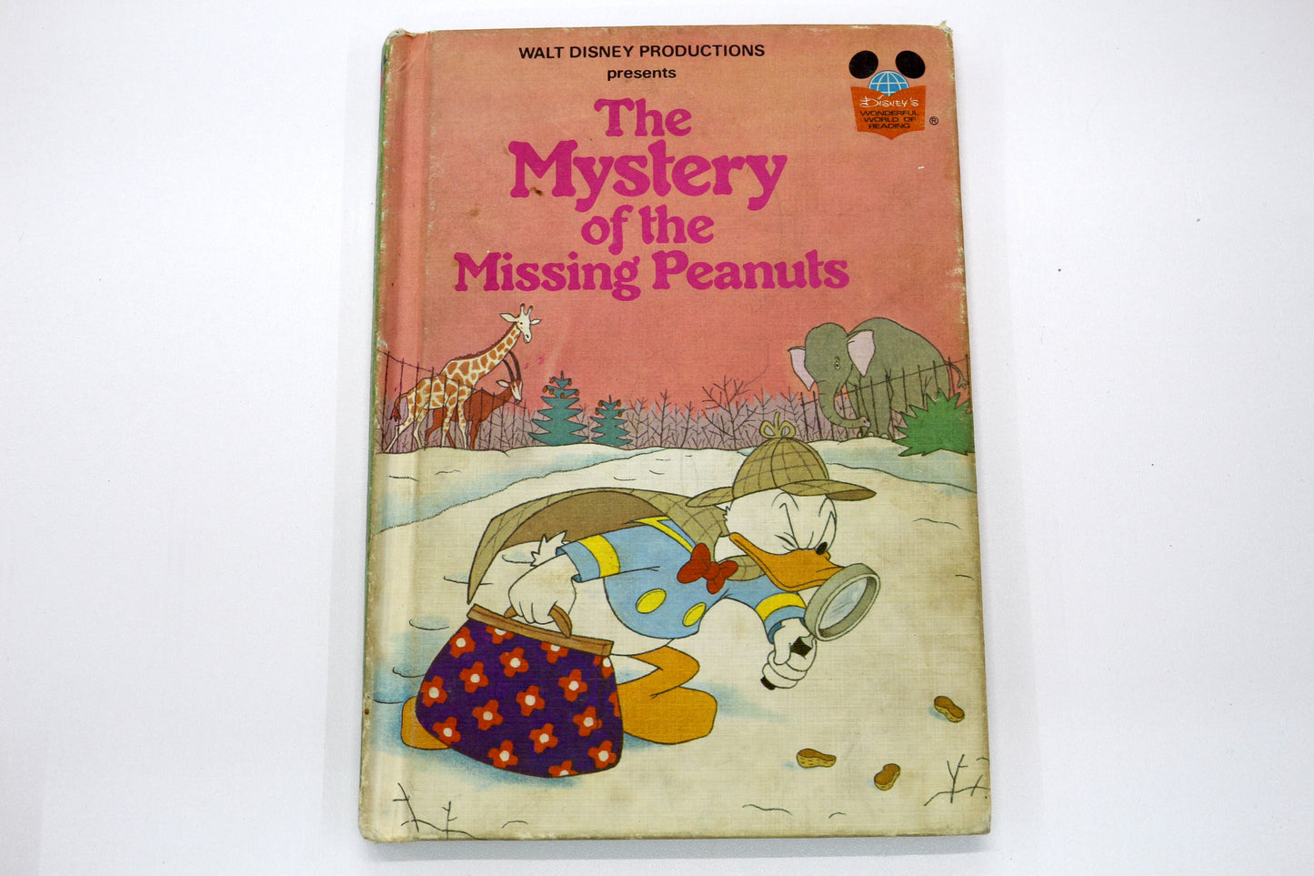 Walt Disney Book – The Mystery of the Missing Peanuts