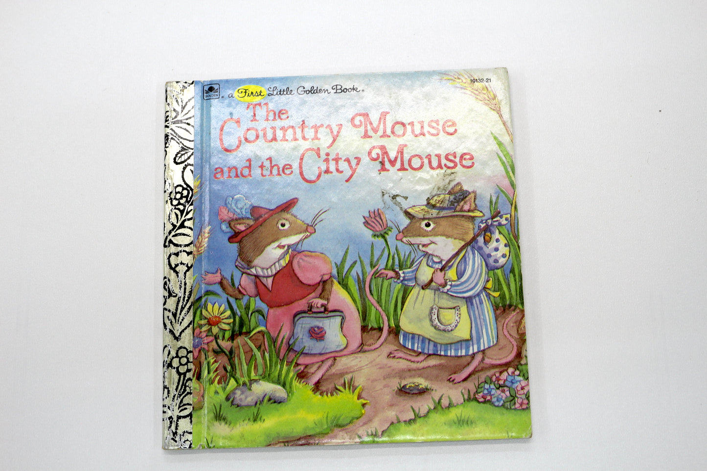 Little Golden Book – The Country Mouse and the City Mouse – 5.5" x 6"