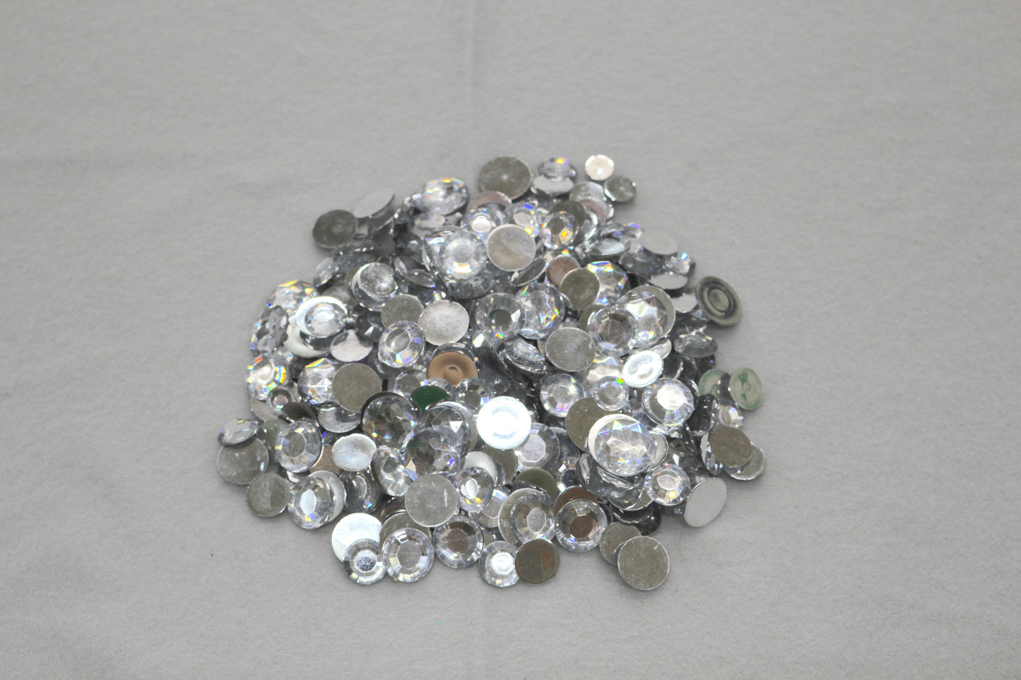 Sparkling Plastic Decor Beads – 3 oz Bag ✨