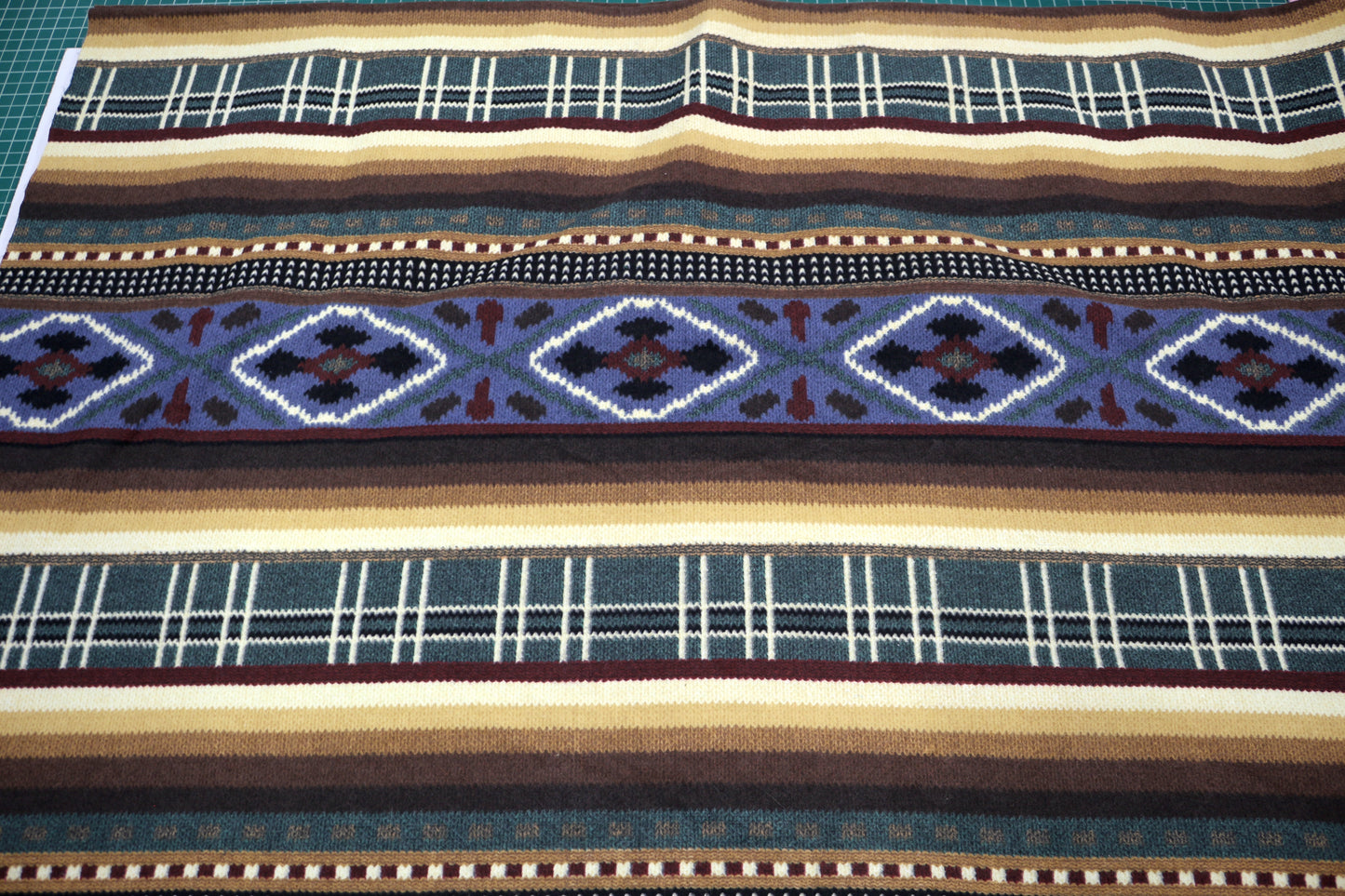 Southwestern Knit Fleece – Heavyweight (58" x 4.5 Yards) 🪵🧶