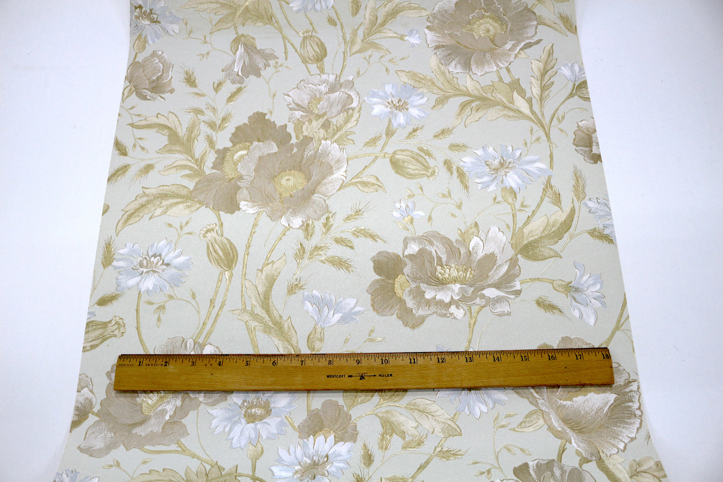 Vintage Wallpaper Roll – 80's Vibes – $5