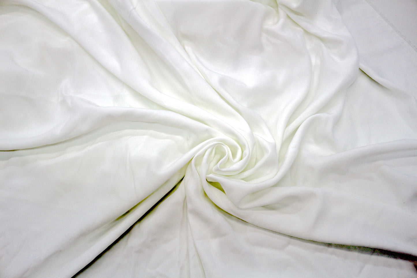 🤍 Super Soft Rayon Blend – 45" x 4 Yards