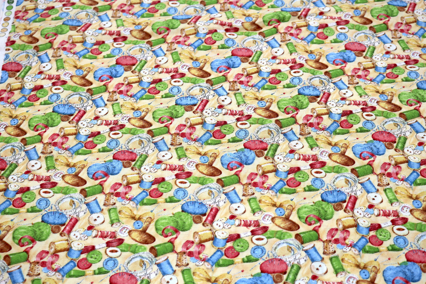🧵 Sewing Room Cotton Fabric – 44" x 4.25 Yards