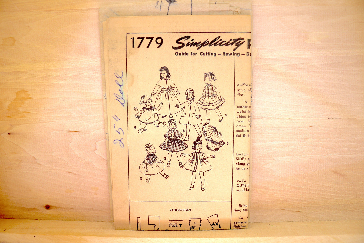 🪡 Vintage Doll Clothes Sewing Pattern Simplicity 1779 25"