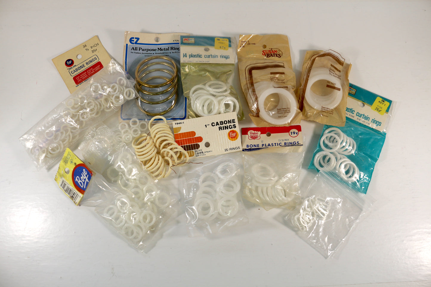Curtain & Craft Ring Bundle – Plastic, Metal & Cabone Rings