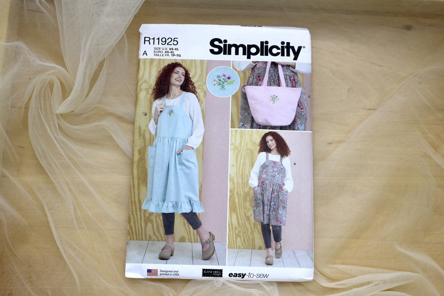 Simplicity 11925 Pinafore Apron and Tote Sewing Pattern