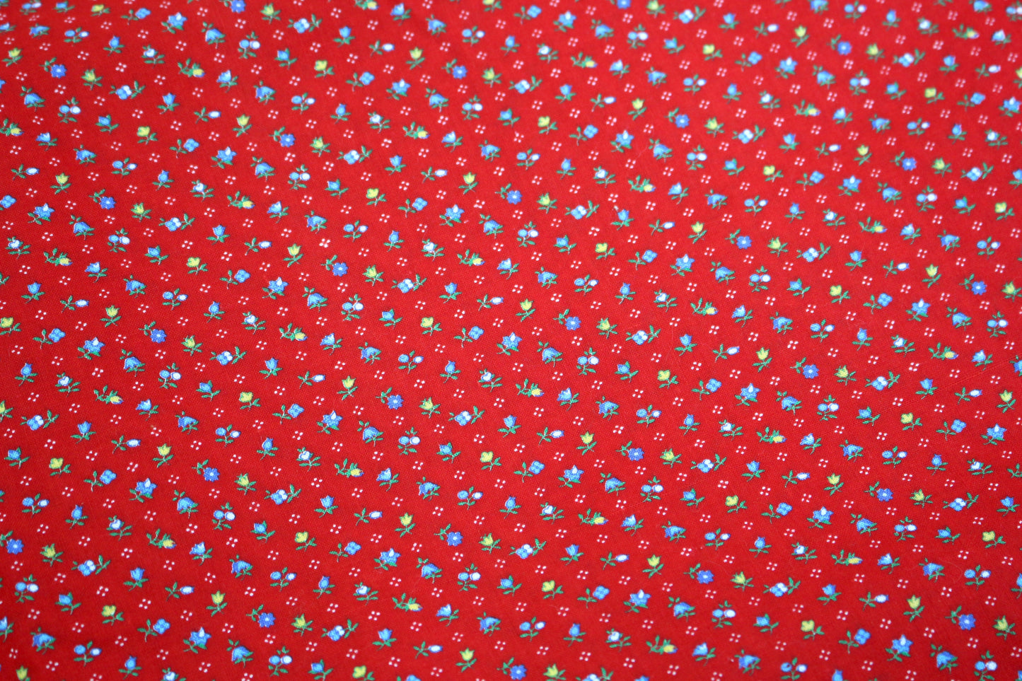 Vintage Red Small Flowered Cotton Fabric 45"x 3.75 yds