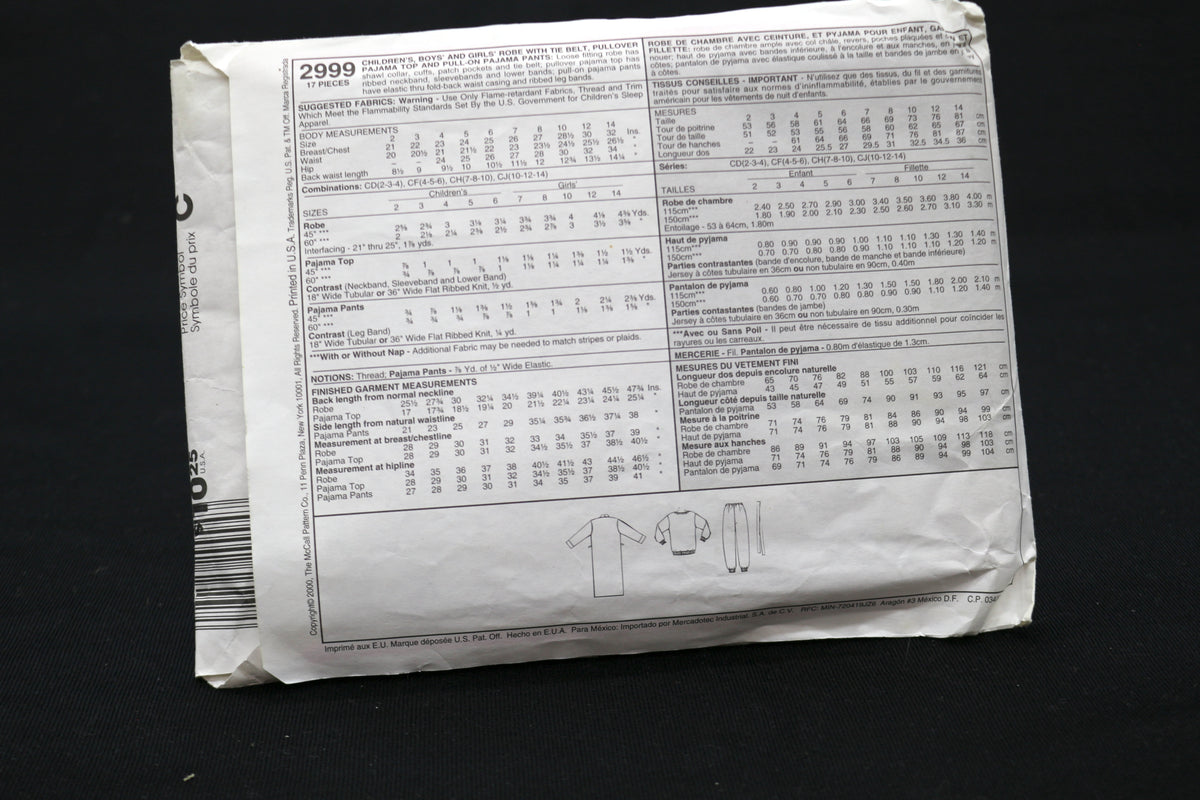 McCalls 2999 Childrens Robe Sewing Pattern size 10-14