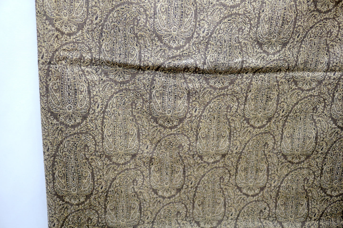 Earthy Elegance: Cashmere Shawl in Warm Earth Tones