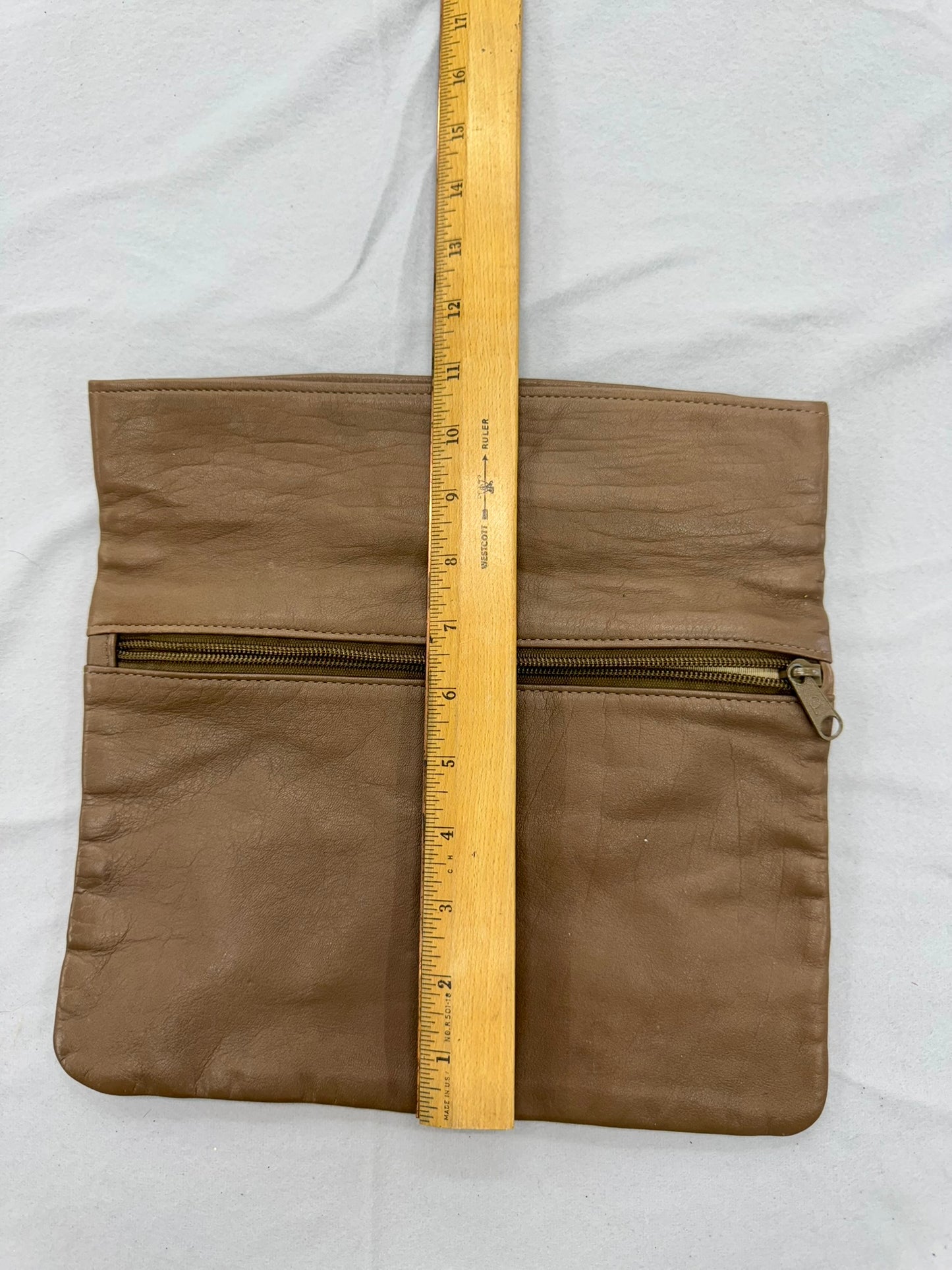 Tan Fold Over Clutch – Secondhand Bag for Upcycling or Everyday Use
