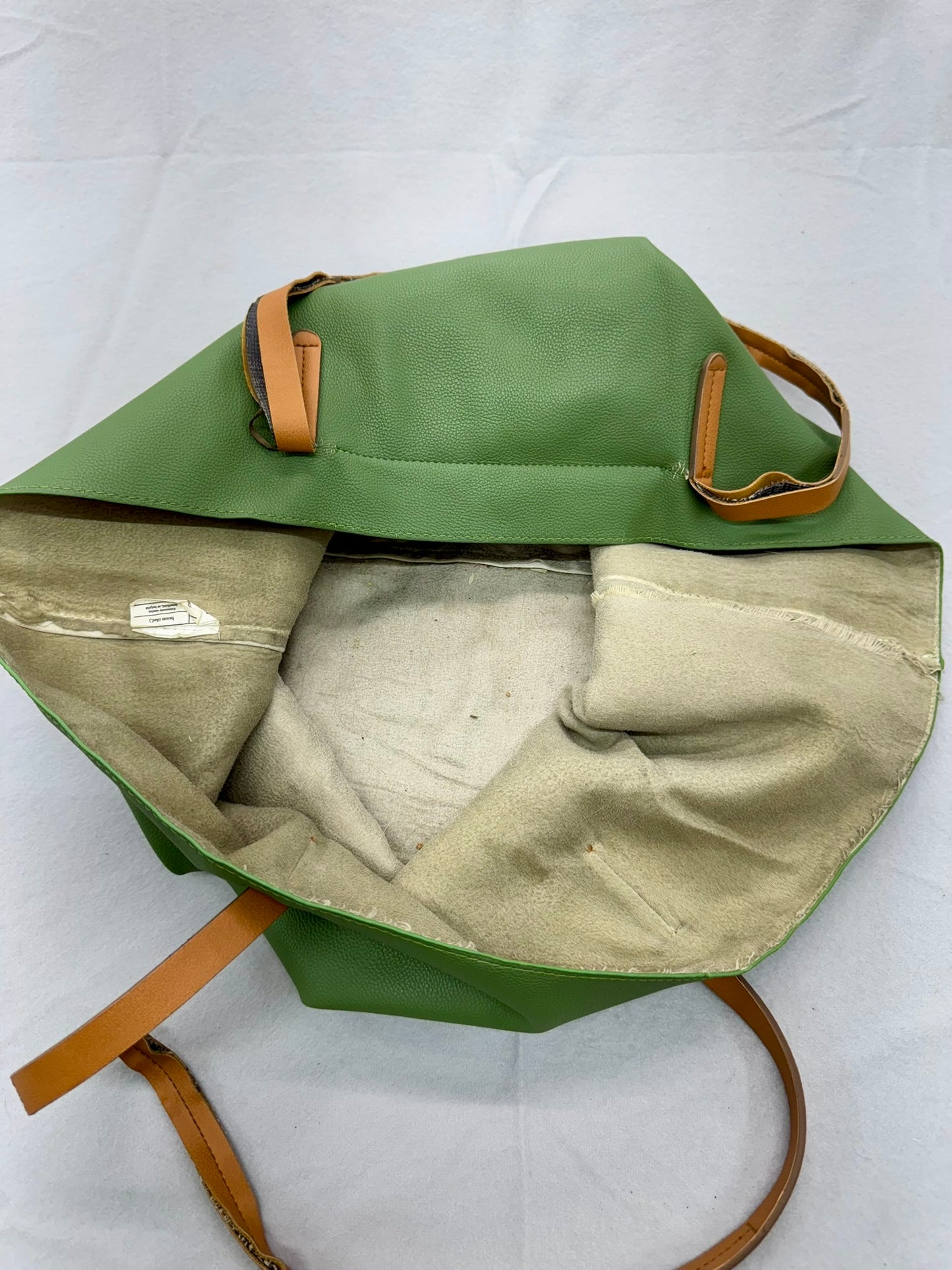 Green Vegan Leather Tote – Secondhand Bag for Upcycling or Everyday Use