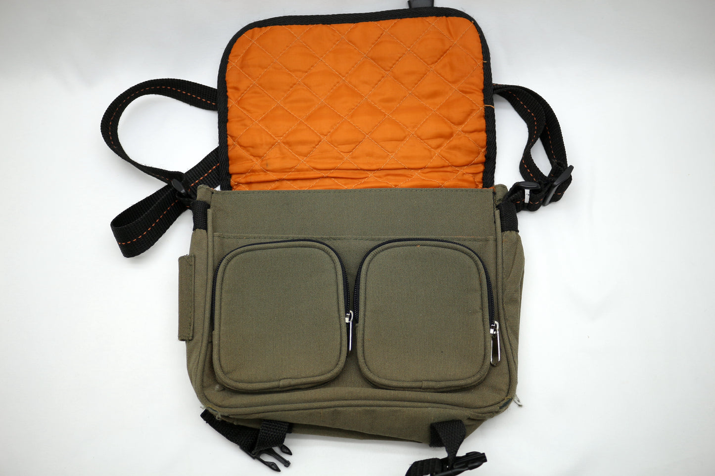 Xhilaration Multi pocket Crossbody Bag