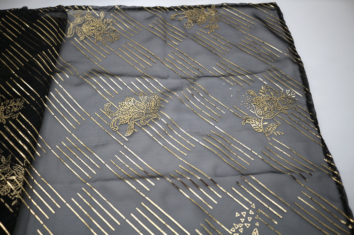 Elegant Table Runners, Summer Nights, Romantic Decorations