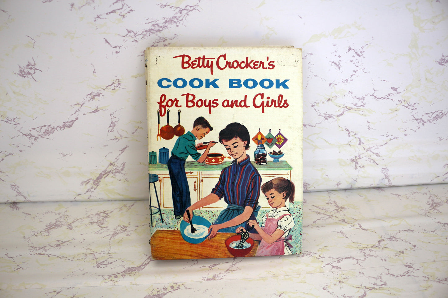 Betty Crocker Cookbook for Boys & Girls – Culinary Delights & Inspiring Graphics!