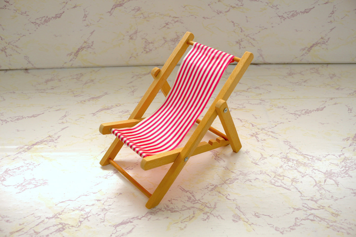 Mini Beach Chair – Phone Holder or Quirky Décor