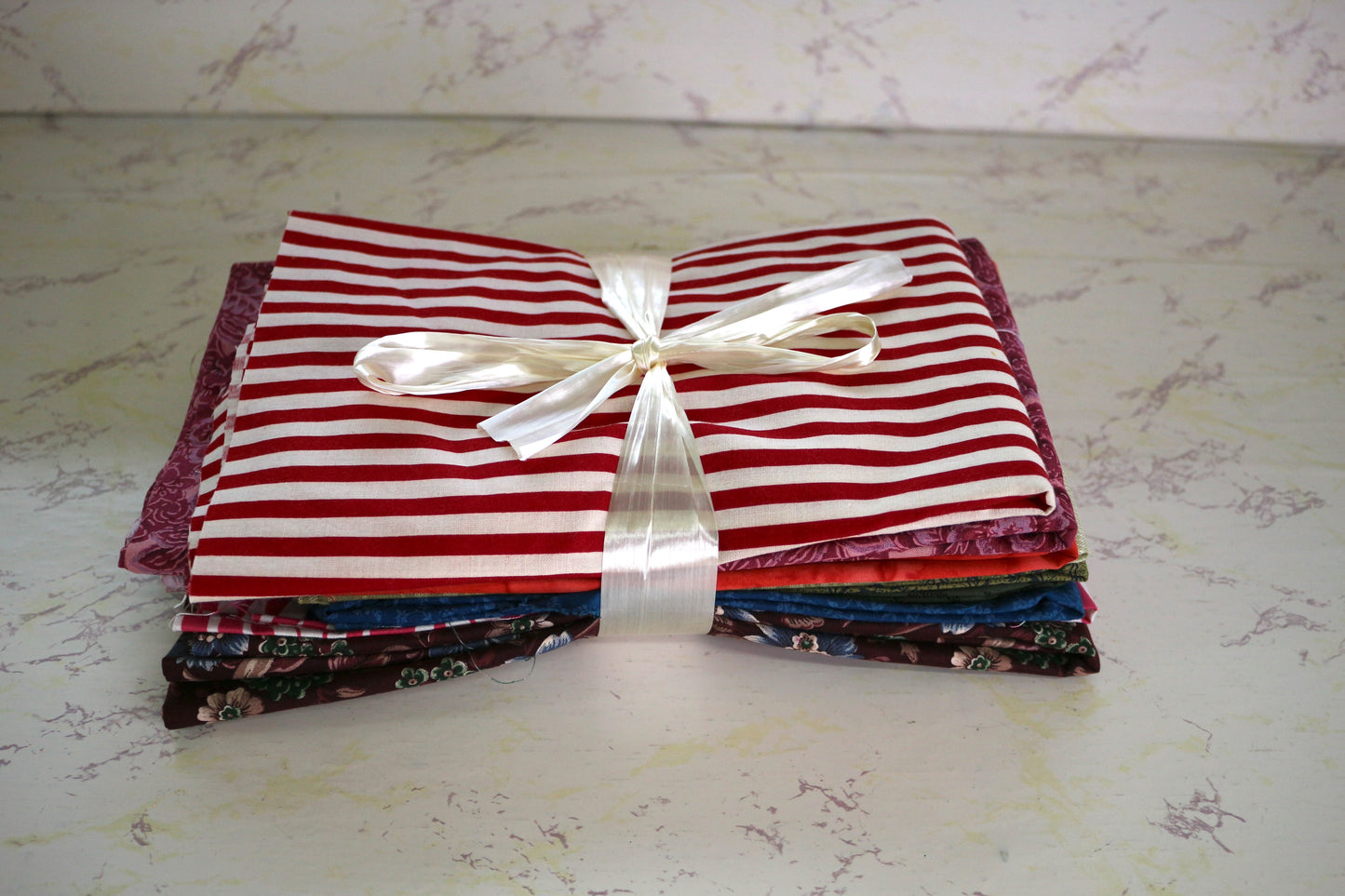 Sustainable Creativity: 1.5 lb Cotton Fabric Sets Fabric Flair Finds