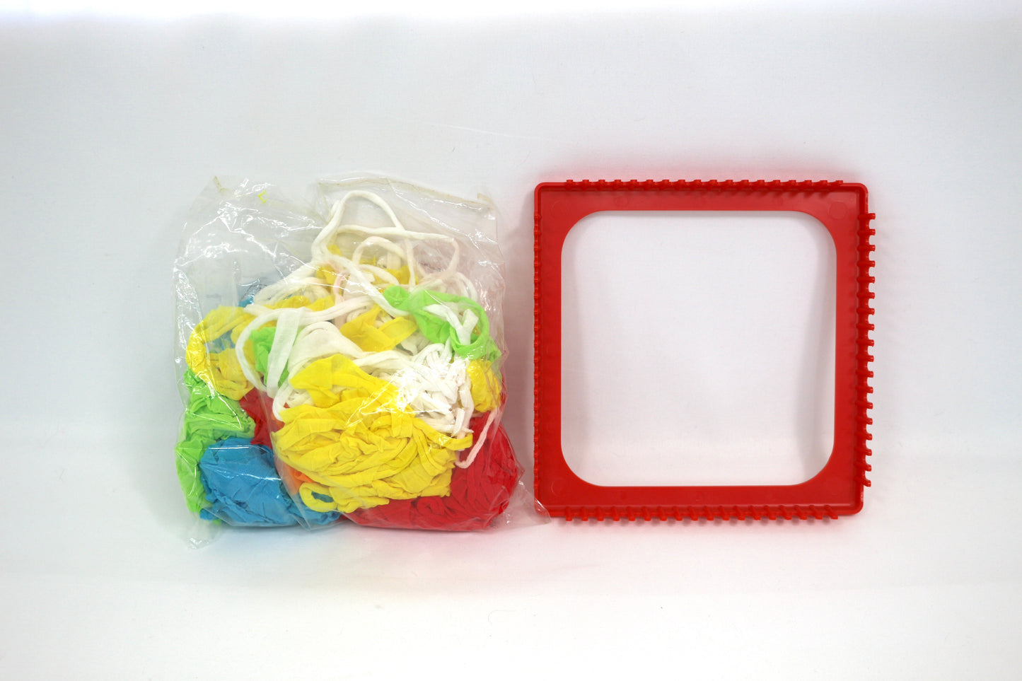 Plastic Loom Kit with Nylon Strips – Fun and Easy Crafting