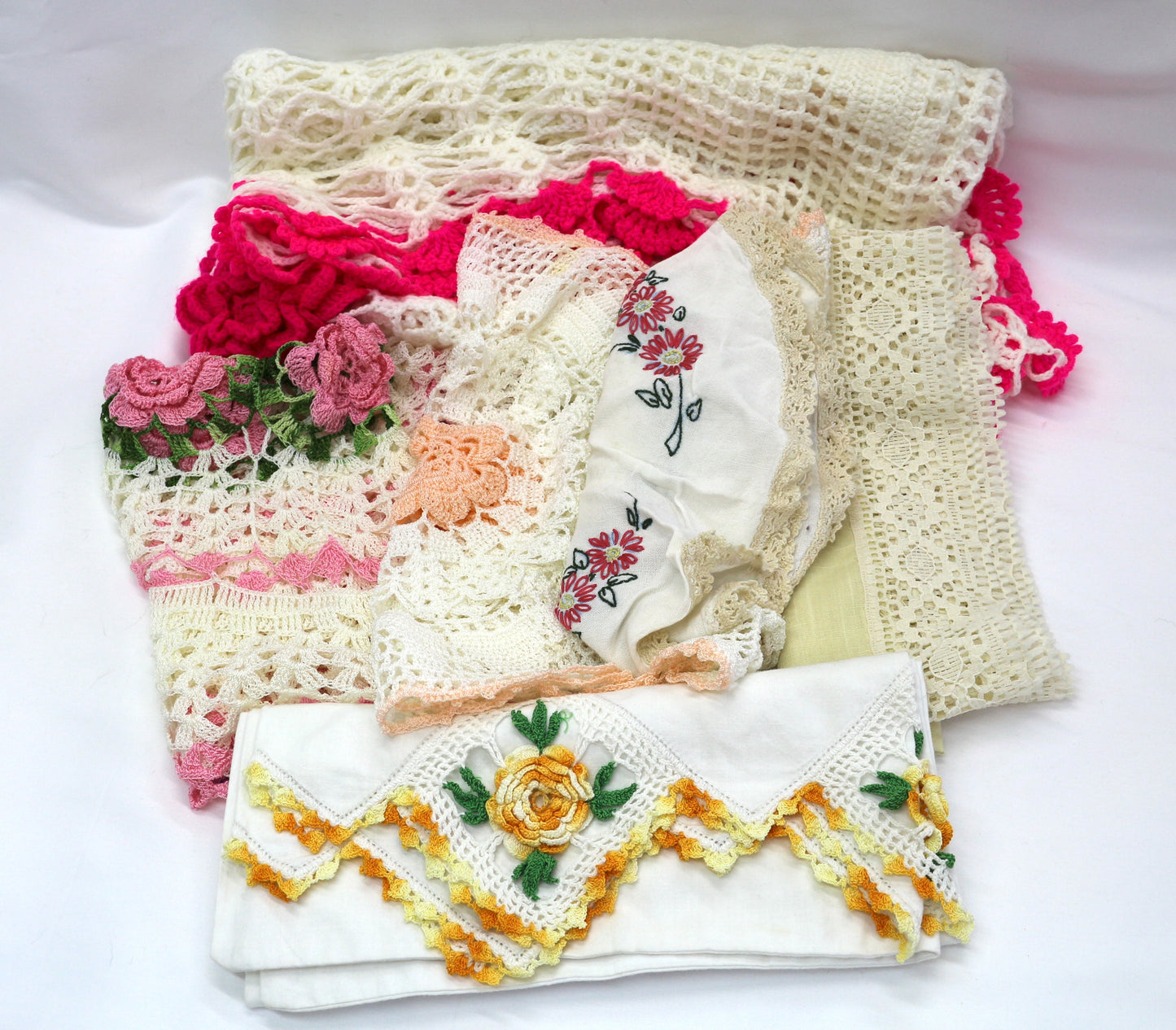 ✨ Vintage Charm: Handmade Doilies & Linens Bundle ✨