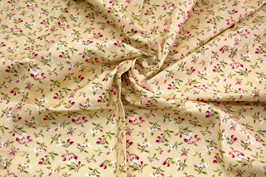 "Wild Apples" Cotton Fabric – 44" x 1.25 Yards