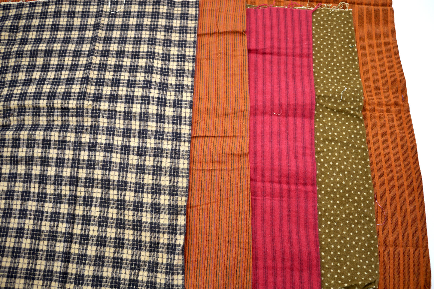 "Dashes & Dots" Flannel Bundle – ½ Yard Cuts