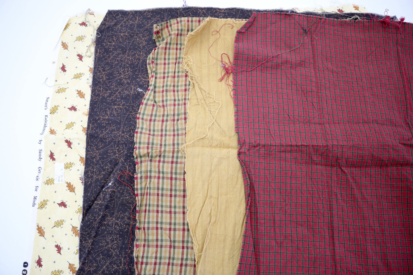 "Falling for Fabric" Fat Quarter Bundle – Leaves (Cotton & Flannel Mix)