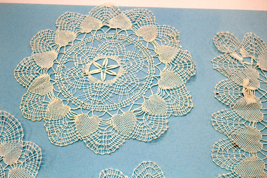 Vintage Heart Doily Set – Delicate & Lovely