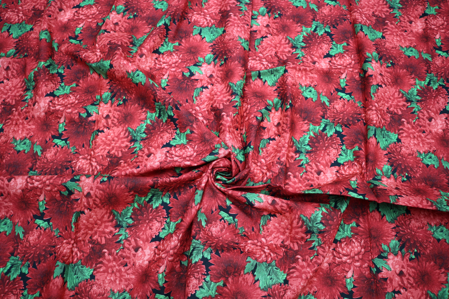 🌺 Red Chrysanthemum Floral Cotton Fabric – 45" x 1 Yard