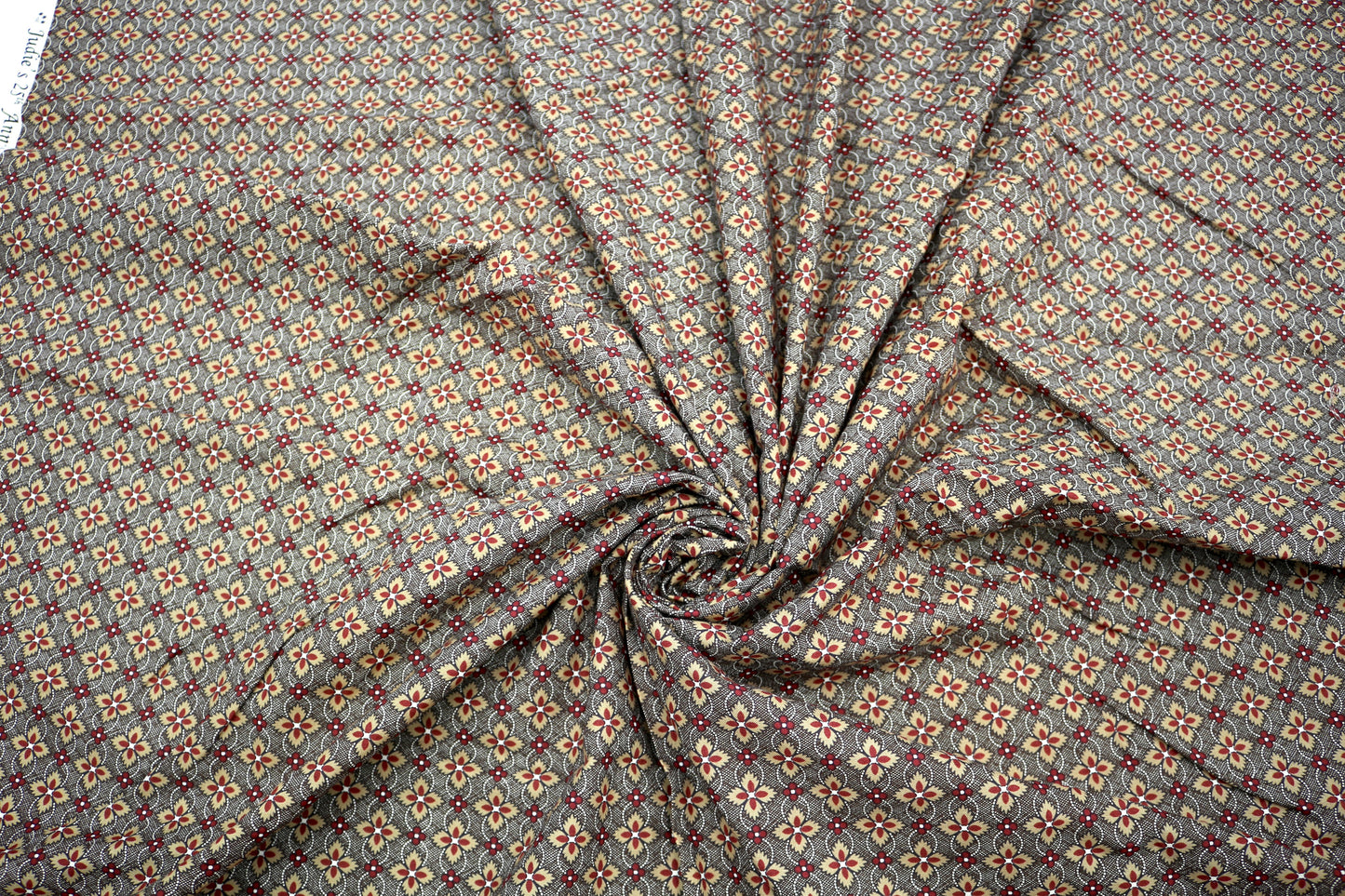 🌼 Brown & Red Floral Geometric Cotton Fabric – 44" x 3.5 Yards