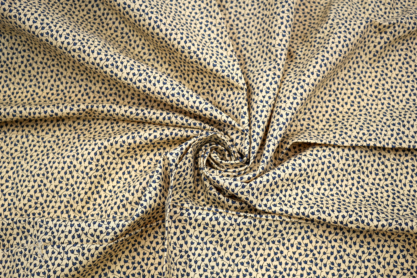 🌿 Cream & Navy Tiny Tulip Cotton Fabric – 44" x 4.5 Yards