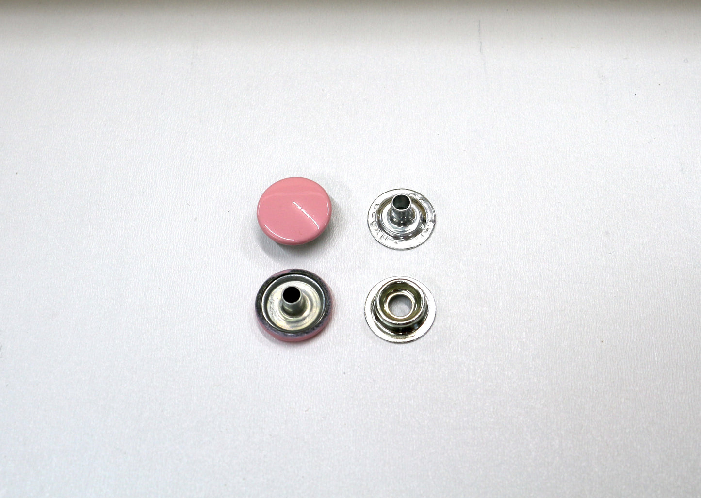 🌸 Pink No-Sew Snaps – Jar of Decorative Snaps with Backs