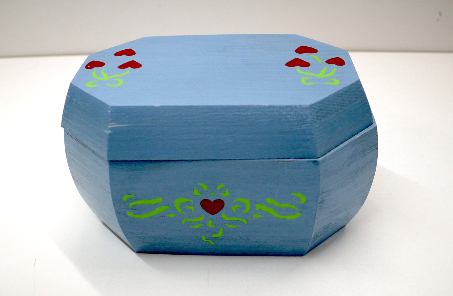 💙 Hand-Painted Wooden Keepsake Box – Blue with Hearts + Bonus Clasps and Liner
