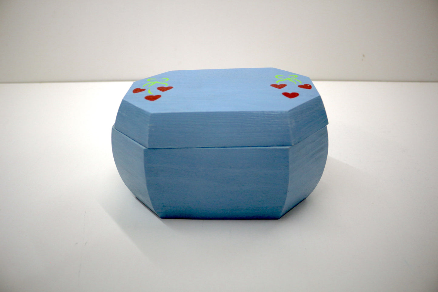 💙 Hand-Painted Wooden Keepsake Box – Blue with Hearts + Bonus Clasps and Liner