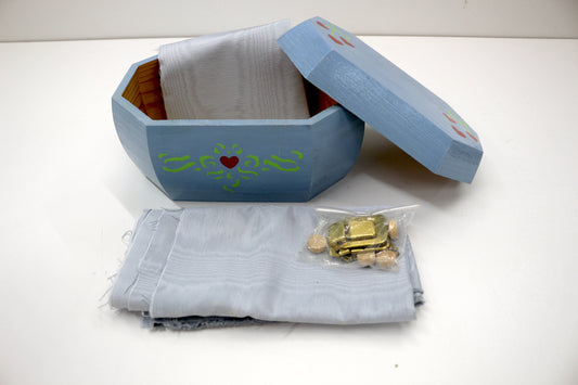 💙 Hand-Painted Wooden Keepsake Box – Blue with Hearts + Bonus Clasps and Liner
