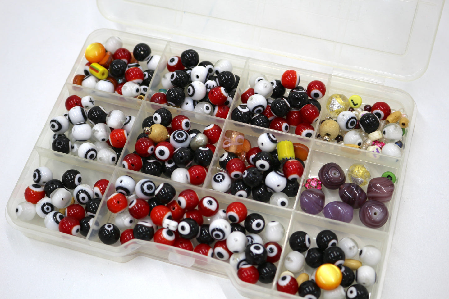 🎨 Box of Glass Beads – Evil Eye Style, Red/Black/White Mix + Extras