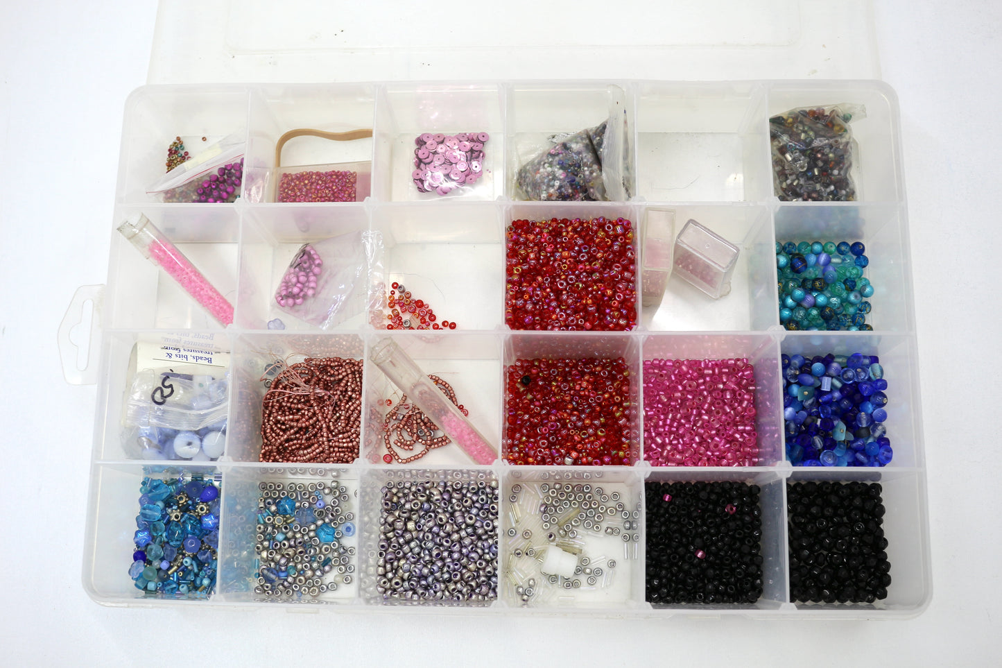 🌈 Rainbow Bead Organizer – Pink, Red & Multicolor Glass & Plastic Beads