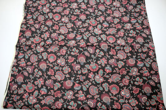 “Midnight Garden Blooms” Cotton Fabric – 46" x 1.75 Yards